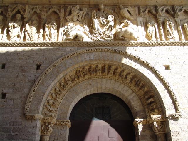 image Puerta de la iglesia de Santiago, Carrión de los Condes, Palencia