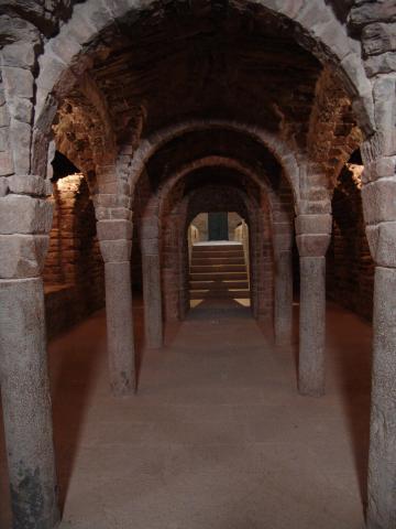 image Cripta de la Colegiata de San Vicente, Cardona, Barcelona