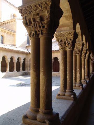 image Claustro del monasterio de San Pedro el Viejo, Huesca