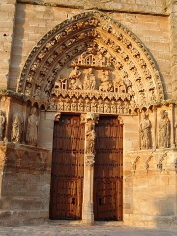 image Portada sur de Santa María la Real, Sasamón, Burgos