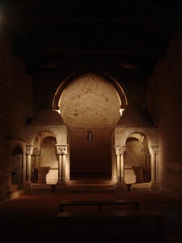 image Interior de la iglesia de San Juan de Duero, Soria