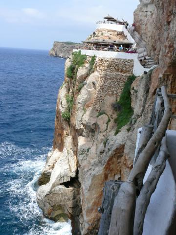image Discoteca Cova den Xoroi en la Cala en Porter, Menorca, Islas Baleares