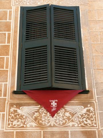 image Ventana de una casa típica de Ciutadella, Menorca, Islas Baleares