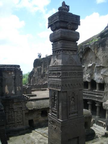 image Templo tallado en las Cuevas de Ellora, India