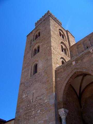 image Torre de la Catedral de Cefalú, Sicilia, Italia