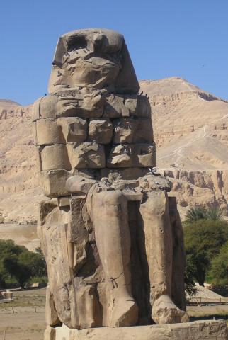 image Coloso de Memnon, Medinet Habu, Egipto