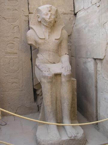image Escultura de Karnak, Luxor, Egipto