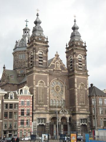 image Fachada de la iglesia católica de San Nicolás, Amsterdam, Holanda