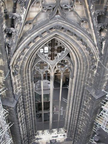 image Ventana de la torre sur de la Catedral de Colonia, Alemania