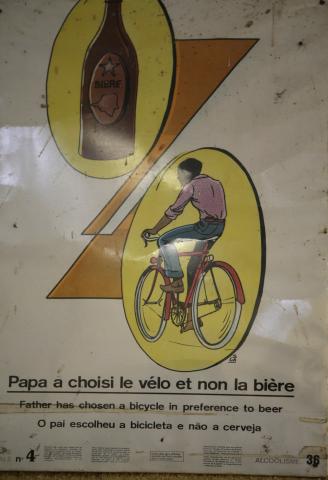 image Cartel advirtiendo contra montar en bicicleta borracho, Etiopía