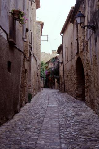 image Calle de Peratallada, Girona