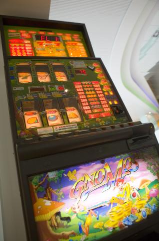 image Panel frontal de una máquina tragaperras