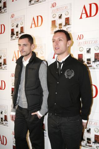 image David Delfín y Gorka Postigo posando en un acto