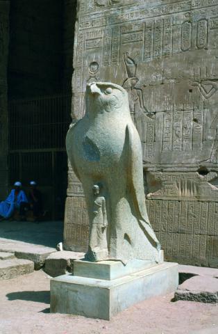 image Escultura del dios Horus