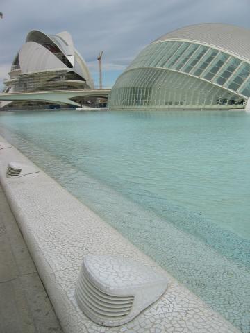 image L´Hemisféric y el Palau de les Arts de la Ciudad de las Artes y las Ciencias, Valencia