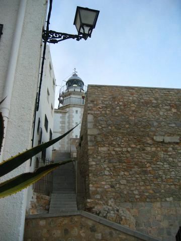 image Faro junto al Castillo del Papa Luna, Peñíscola, Castellón