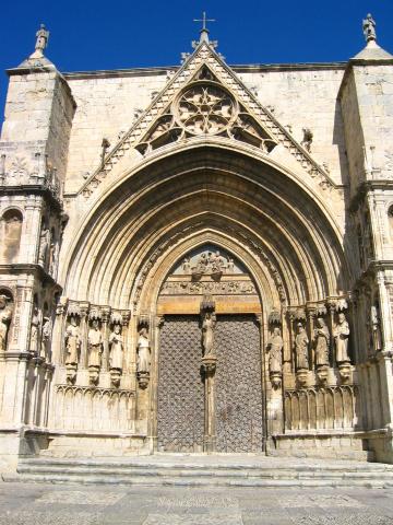 image Puerta de los Apóstoles de la iglesia arciprestal de Santa María, Morella, Castellón