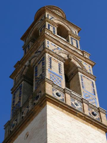image Decoración de azulejos del campanario de la Iglesia de Santa María de Mota, Marchena, Sevilla