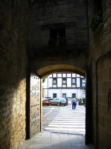 image Puerta de Carnicerías o Puerta Nueva, Laguardia, Álava