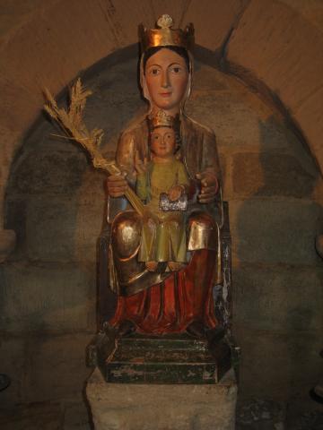 image Talla románica de la Virgen con el Niño en la Iglesia de Santa María de Eunate, Muruzábal, Navarra