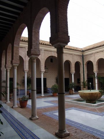 image Patio de la alcazaba de Carmona, Sevilla 