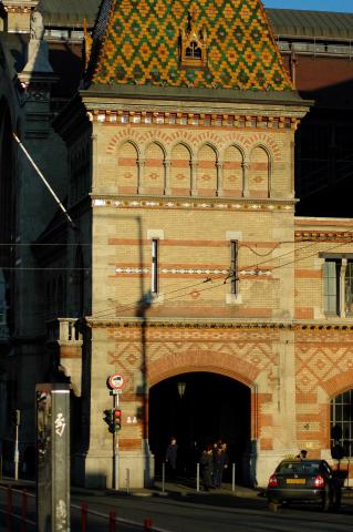 image Torre del mercado de Budapest, Hungría