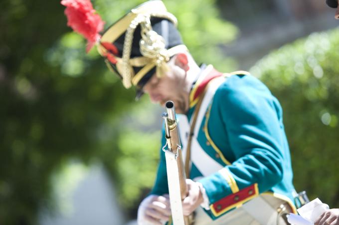 image Recreación de la Guerra de la Independencia en Segovia: Demostración de disparos de armas de las tropas españolas