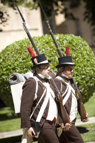 image Recreación de la Guerra de la Independencia en Segovia: Detalle del traje de un civil organizado militarmente