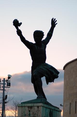 image  Detalle del Monumento a la Liberación, Colina Gellért, Budapest, Hungría