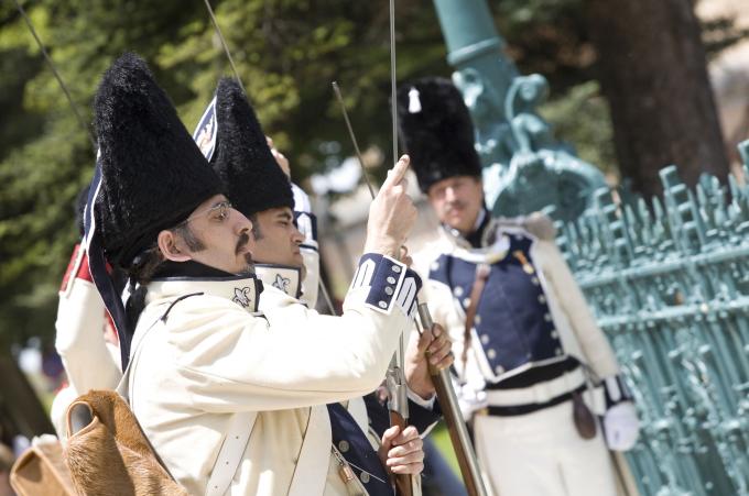 image Recreación de la Guerra de la Independencia en Segovia: Demostración de disparos con armas de la época napoleónica