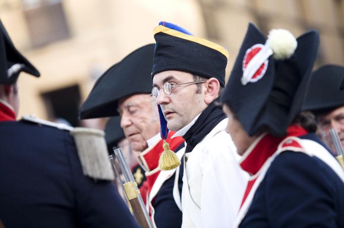 image Recreación de la Guerra de la Independencia en Segovia: Tropas napoleónicas preparadas para el combate