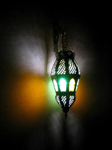 image Lámpara de hierro y vidrio