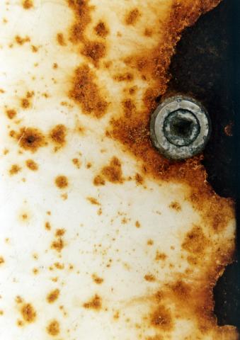 image Óxido y tornillo