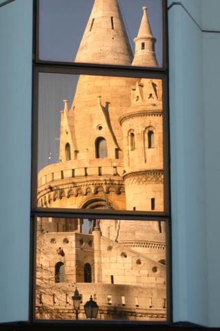 image Reflejo del Bastion de los Pescadores, Budapest, Hungría