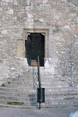 image Escaleras de acceso a la Torre de Buzógany, Budapest, Hungría