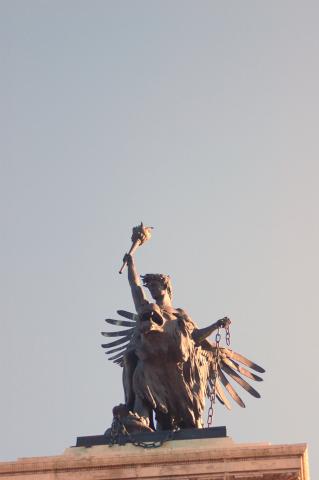 image Estatua fúnebre, Budapest, Hungría