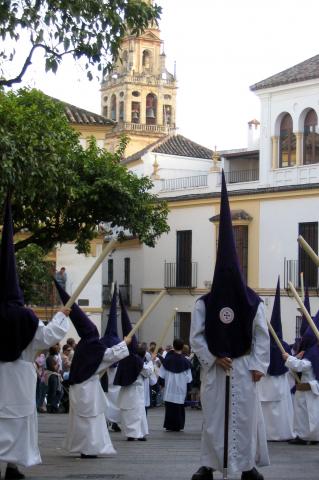 image Penitentes de la Sta Faz entrando en la Judería, Córdoba