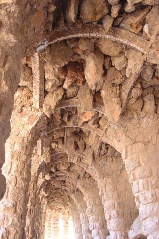 image Techo de los pasajes, Parque Güell, Barcelona