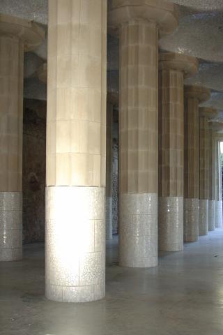 image Columnas dóricas, Parque Güell, Barcelona