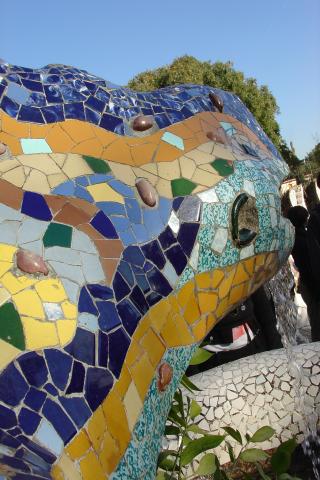 image Fuente del Lagarto, Parque Güell, Barcelona