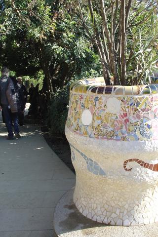image Detalle parque serpenteante, Parque Güell, Barcelona