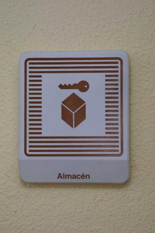 image Cartel: Almacén