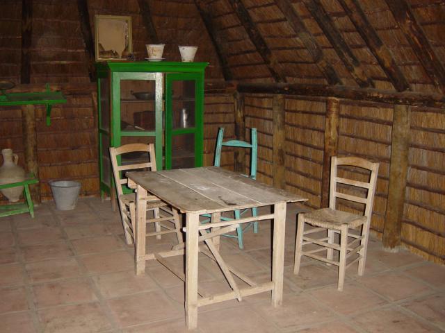 image Interior de una choza del Poblado de La Plancha, Parque Nacional de Doñana, Huelva
