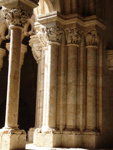 image Columnas de ventanales góticos, Ciudad Rodrigo, Salamanca