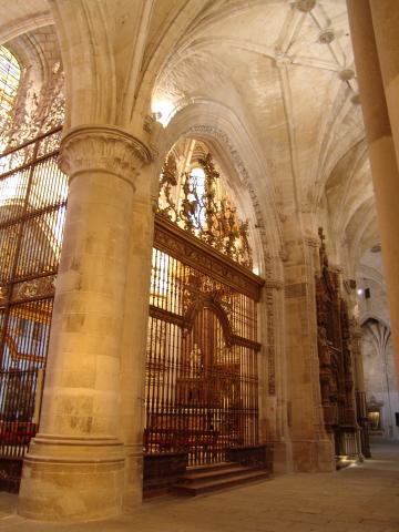 image Reja y pilares de la Catedral de Cuenca