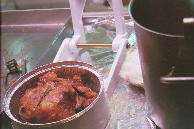 image Envasado de un pollo asado