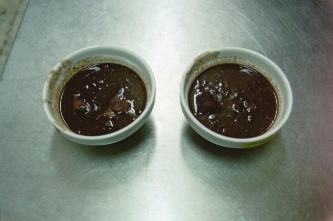 image Cuencos de carne en salsa