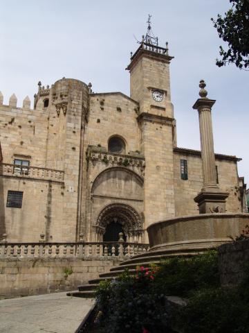 image Fachada de la Catedral de Ourense