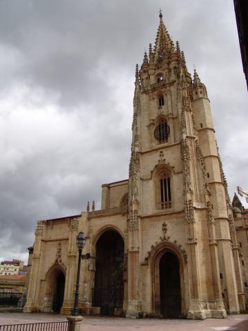 image Fachada principal, Catedral de Oviedo