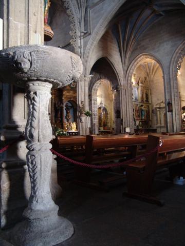 image Interior de la Basílica de Santa María, Pontevedra